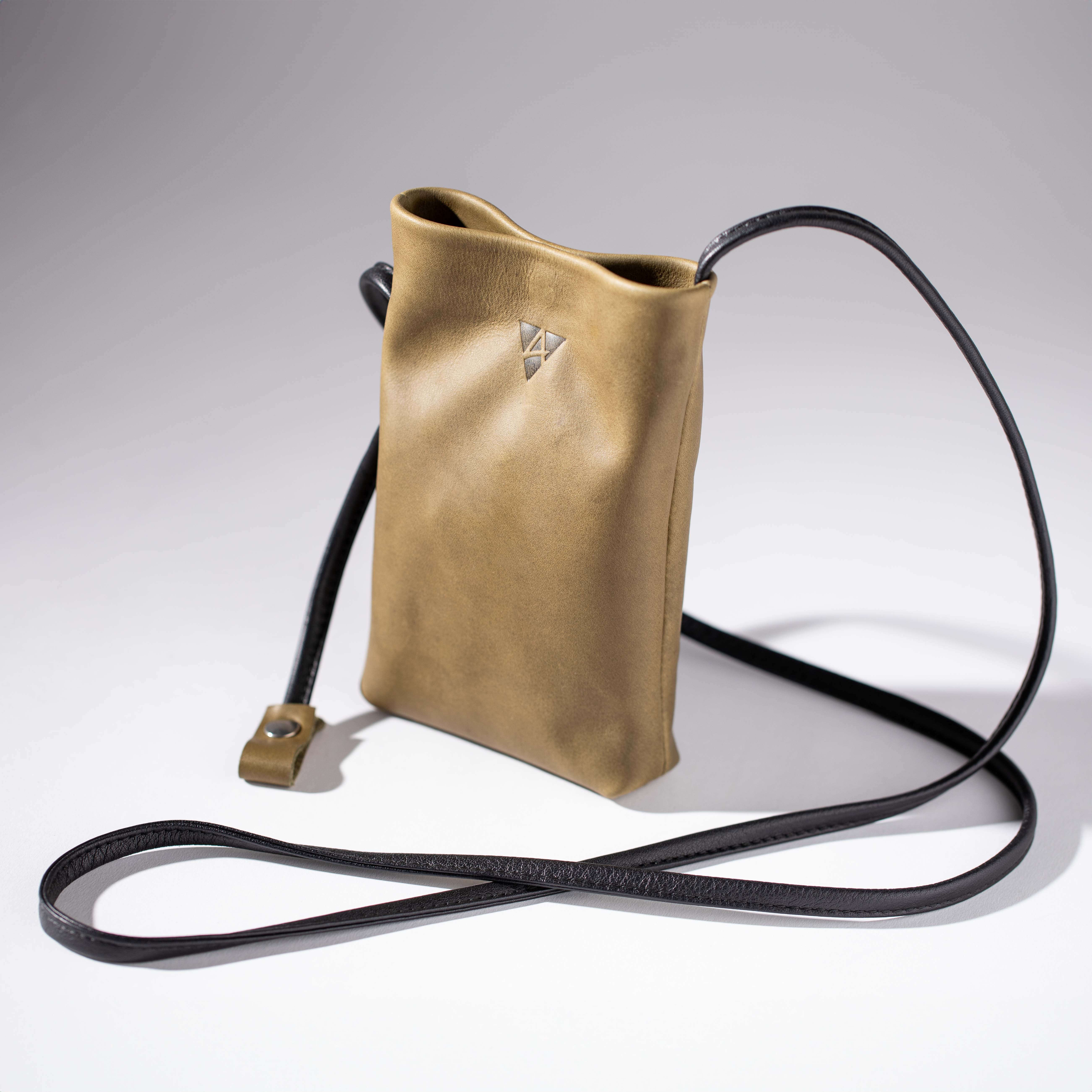 Shoulder bag Davos in olive leather