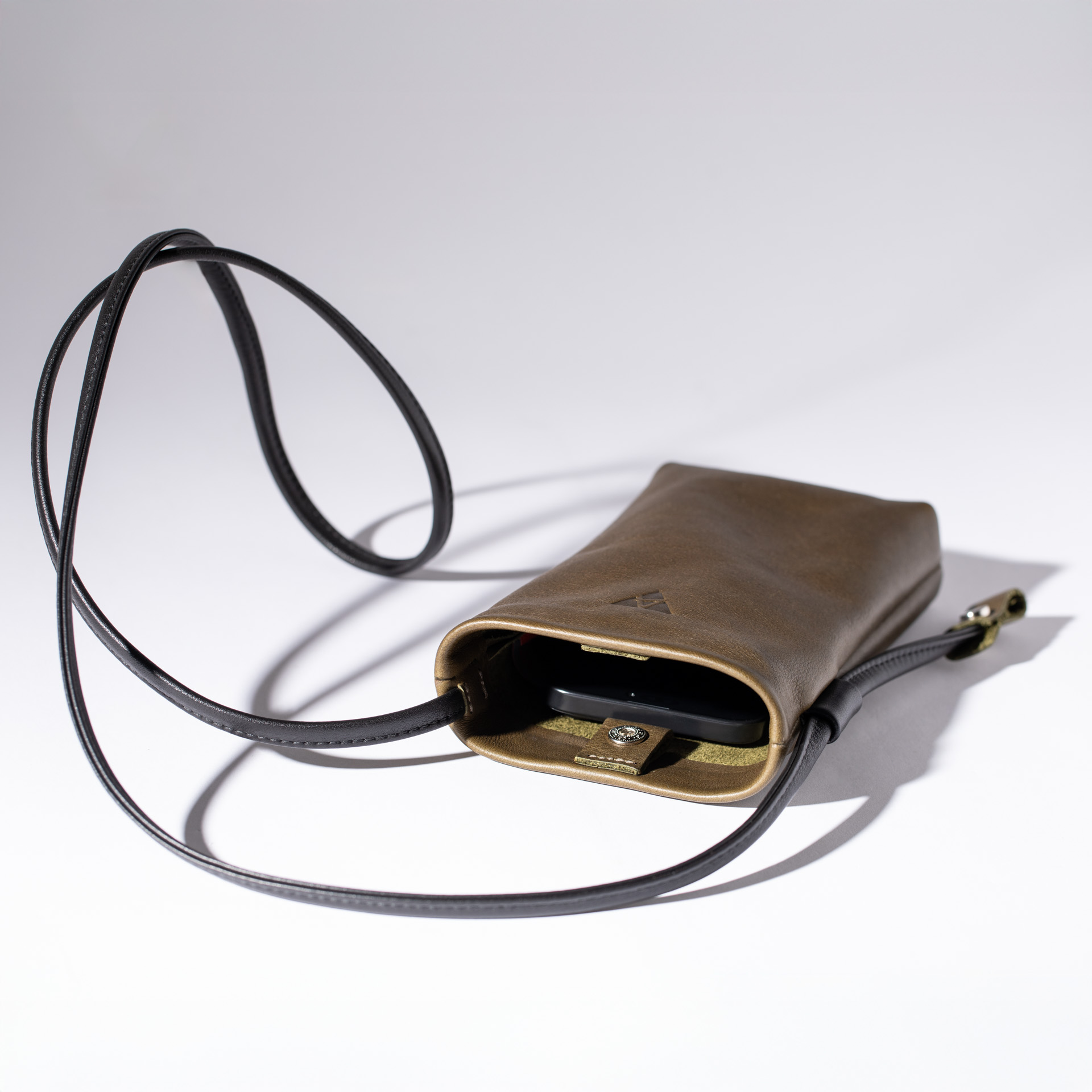 Shoulder bag Davos in olive leather