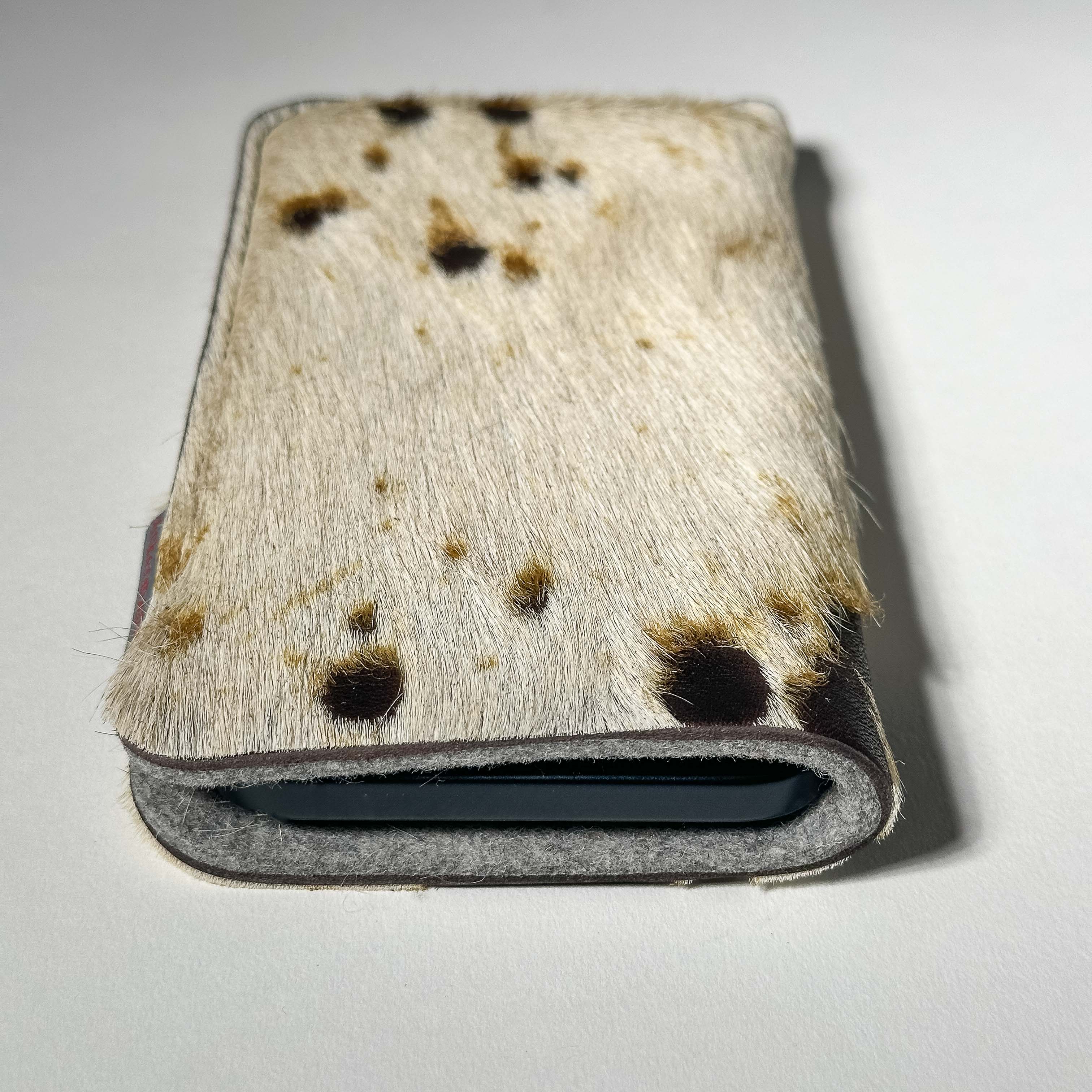 Protect iPhone case made in cowhide