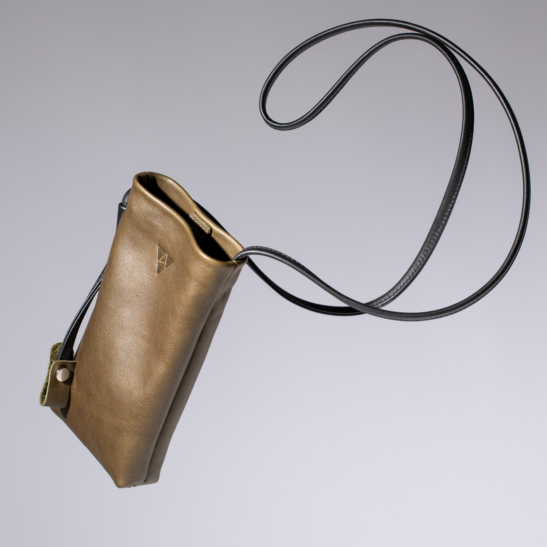 Shoulder bag Davos in olive leather