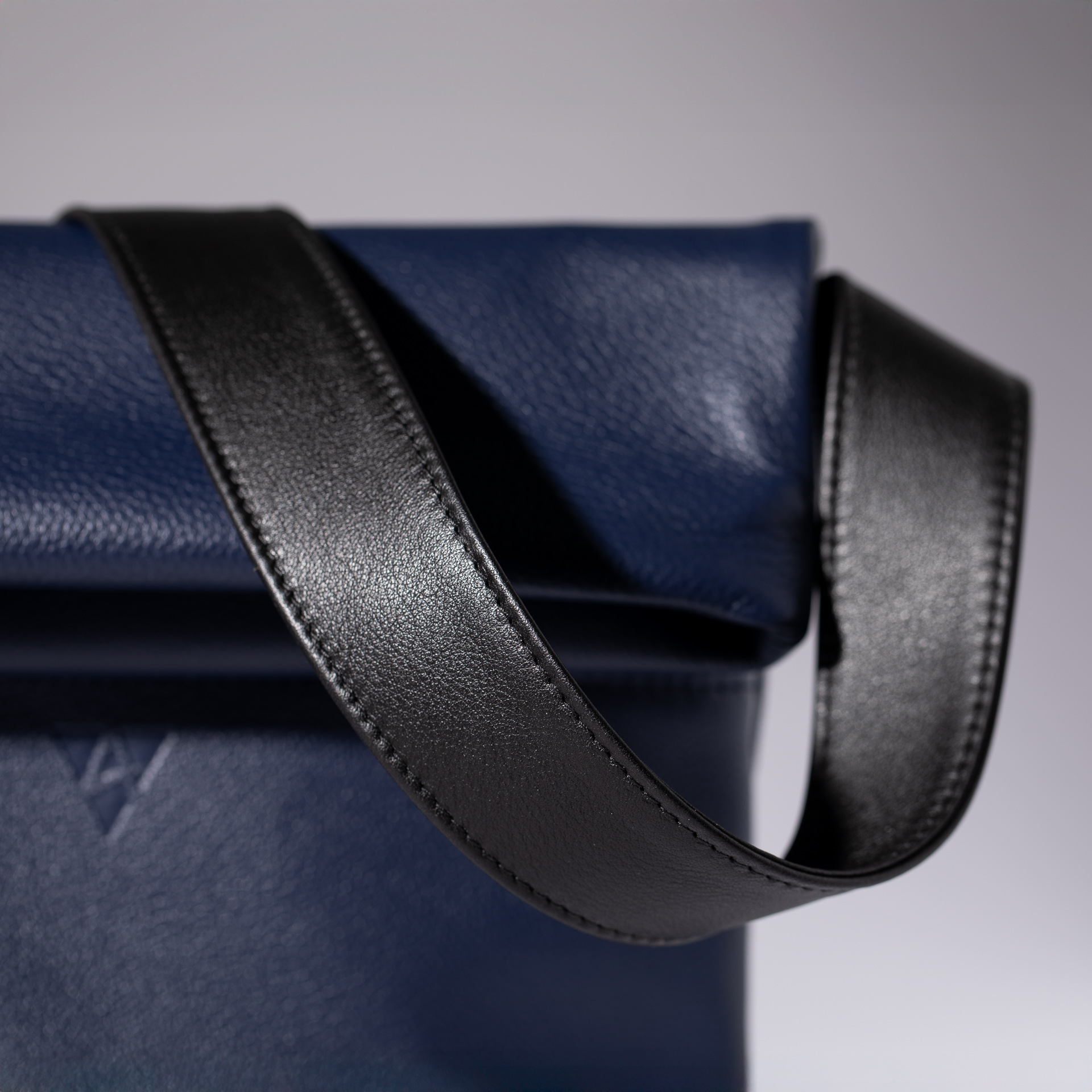 Überschlagtasche  London S aus Softnappa