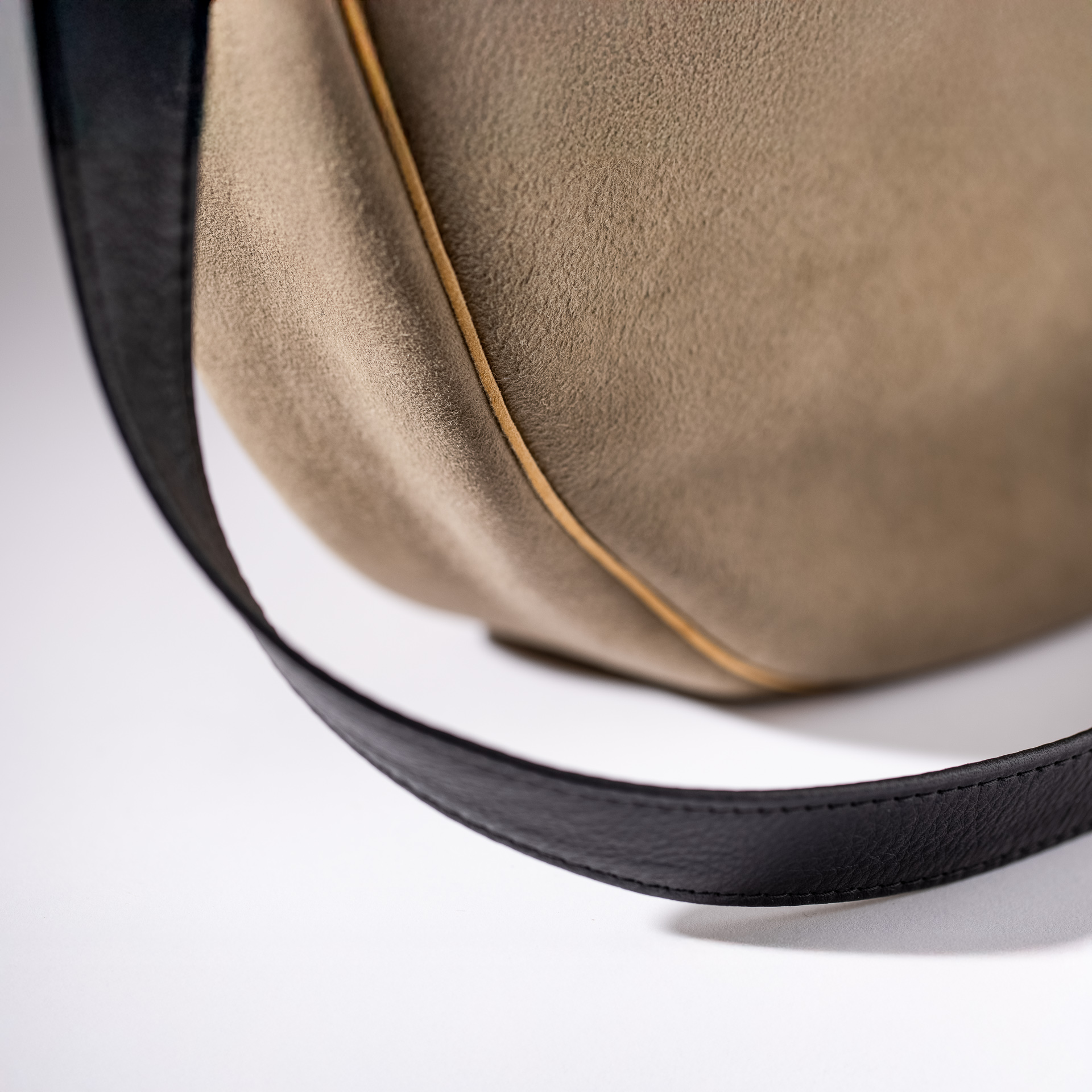 Beuteltasche Dallas M aus Hirschleder