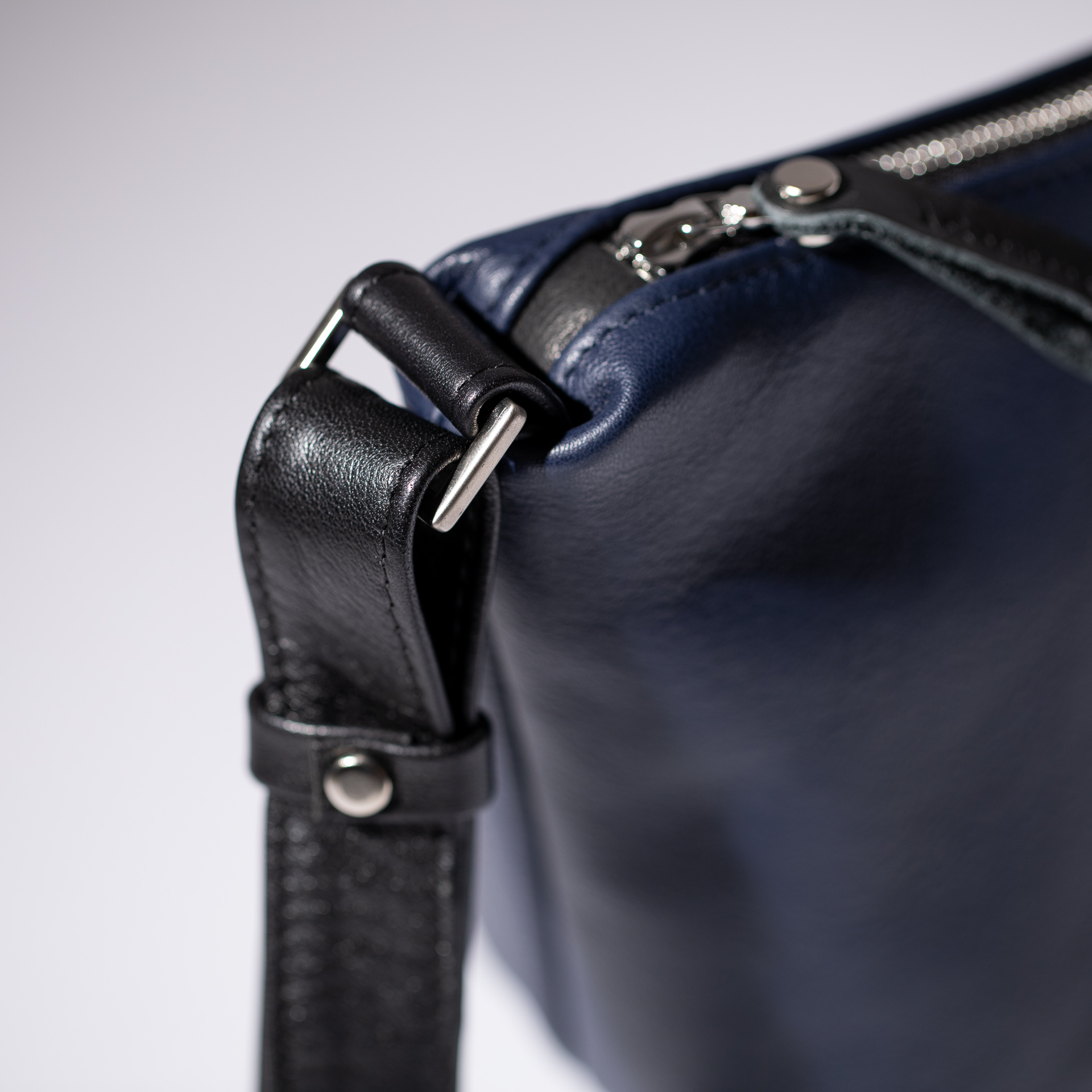 Umhängetasche Dublin M aus Softnappa