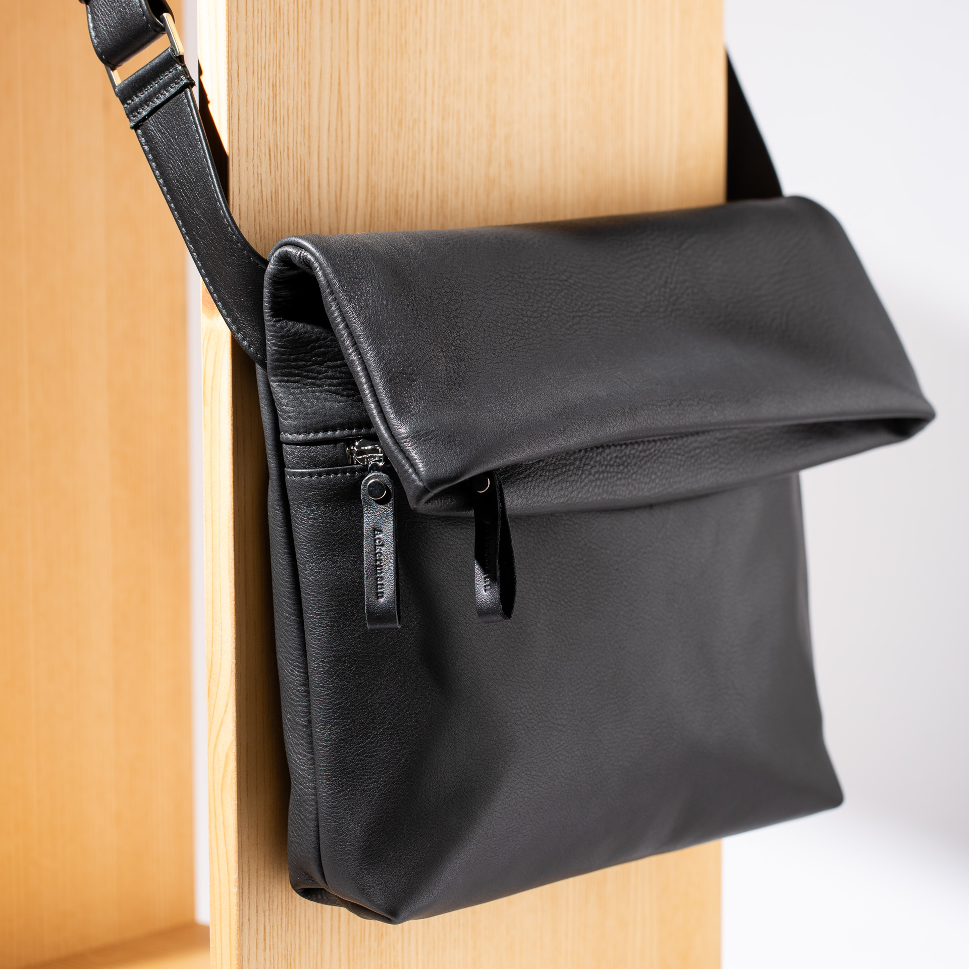 Überschlagtasche London L aus Softnappa