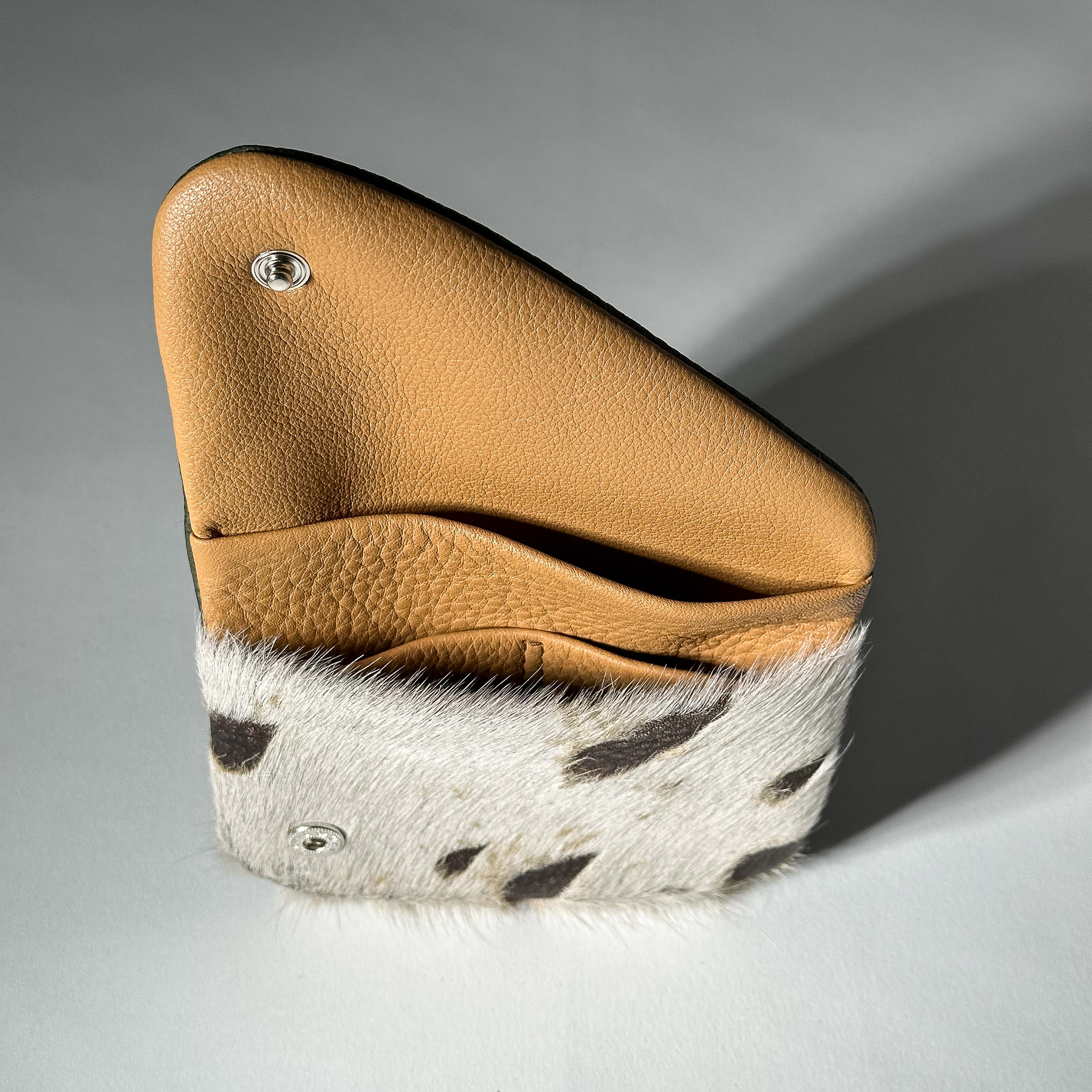 Pago L wallet in cowhide