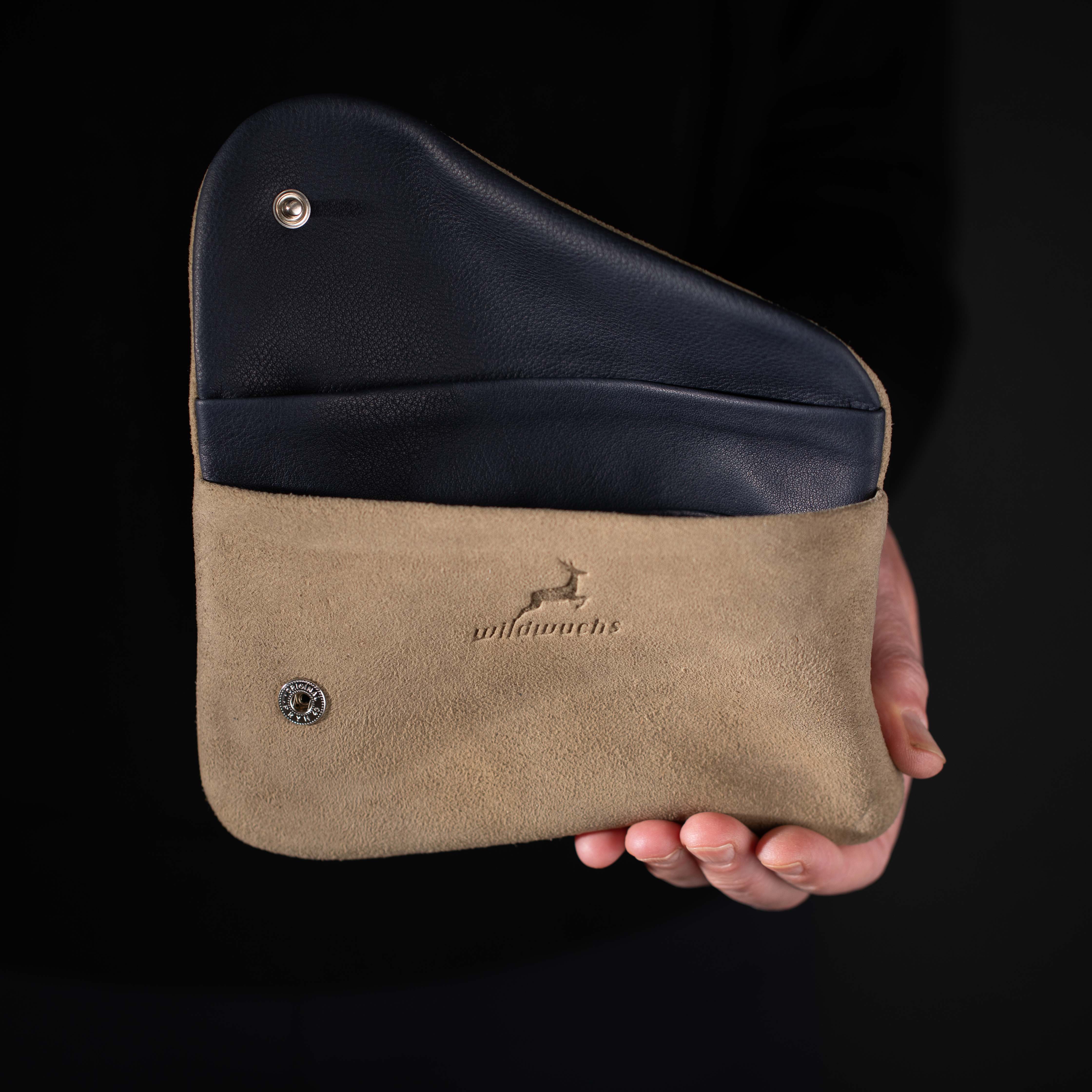 Pago XL wallet made from deerskin