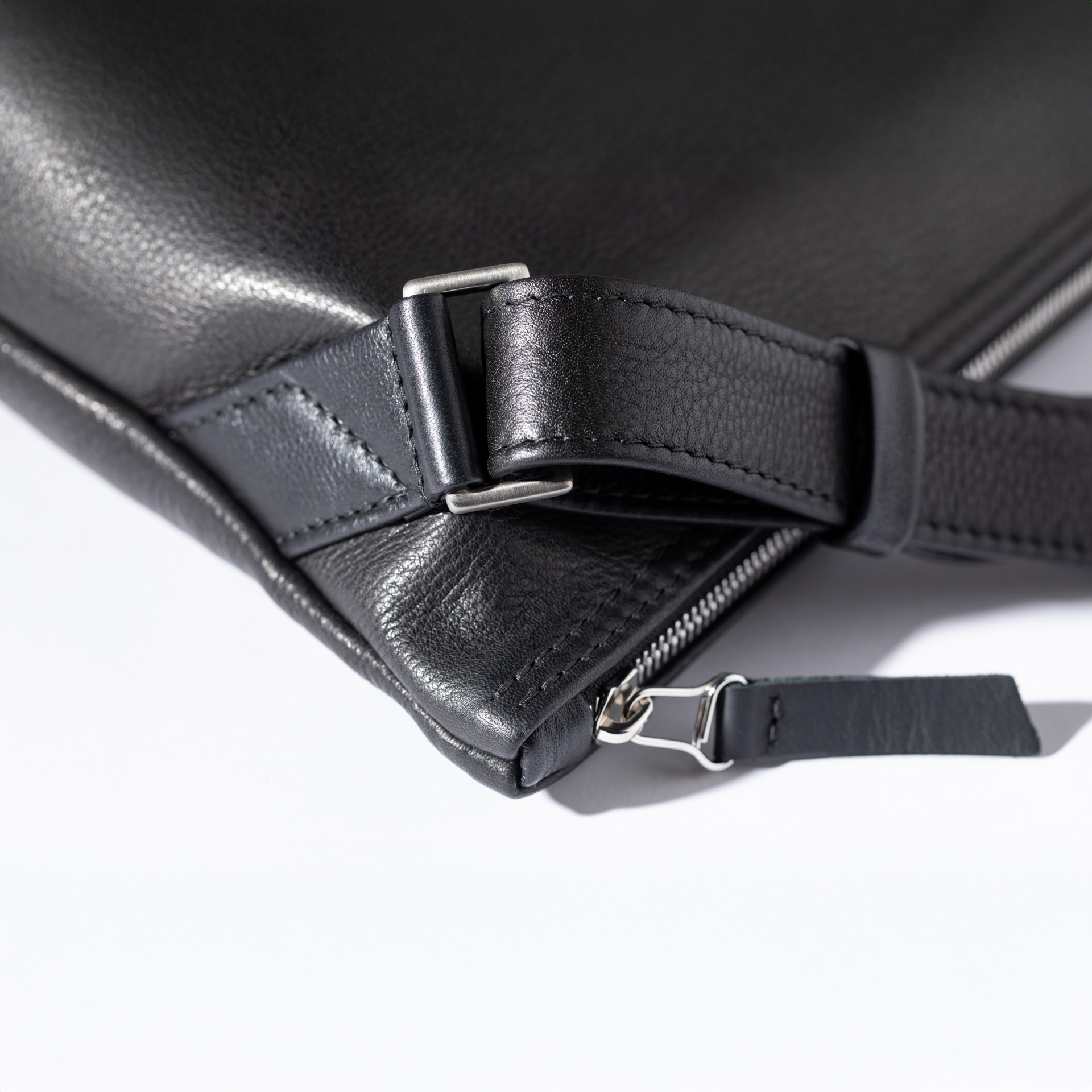 Umhängetasche Helsinki M aus Softnappa