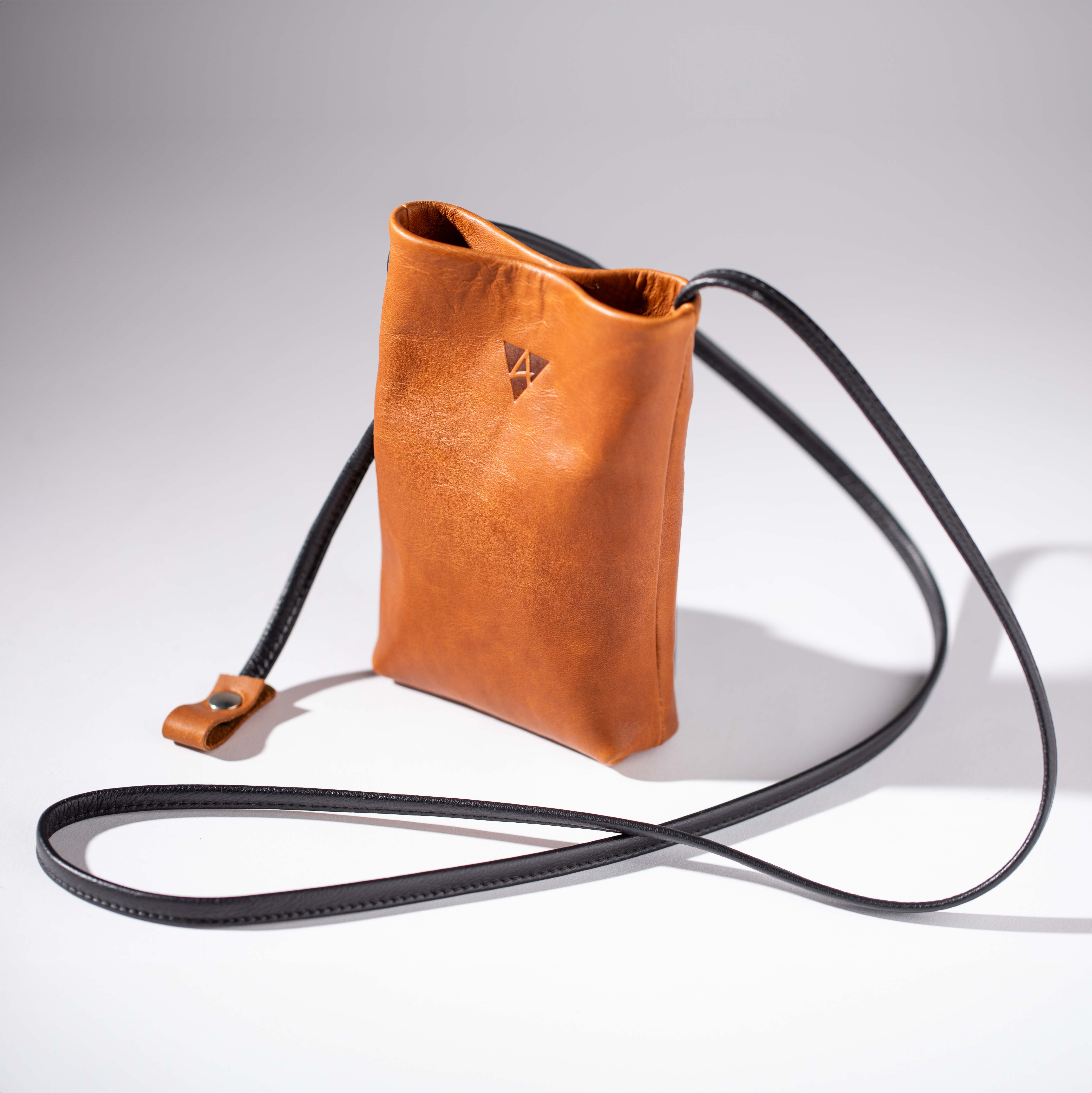 Shoulder bag Davos in olive leather