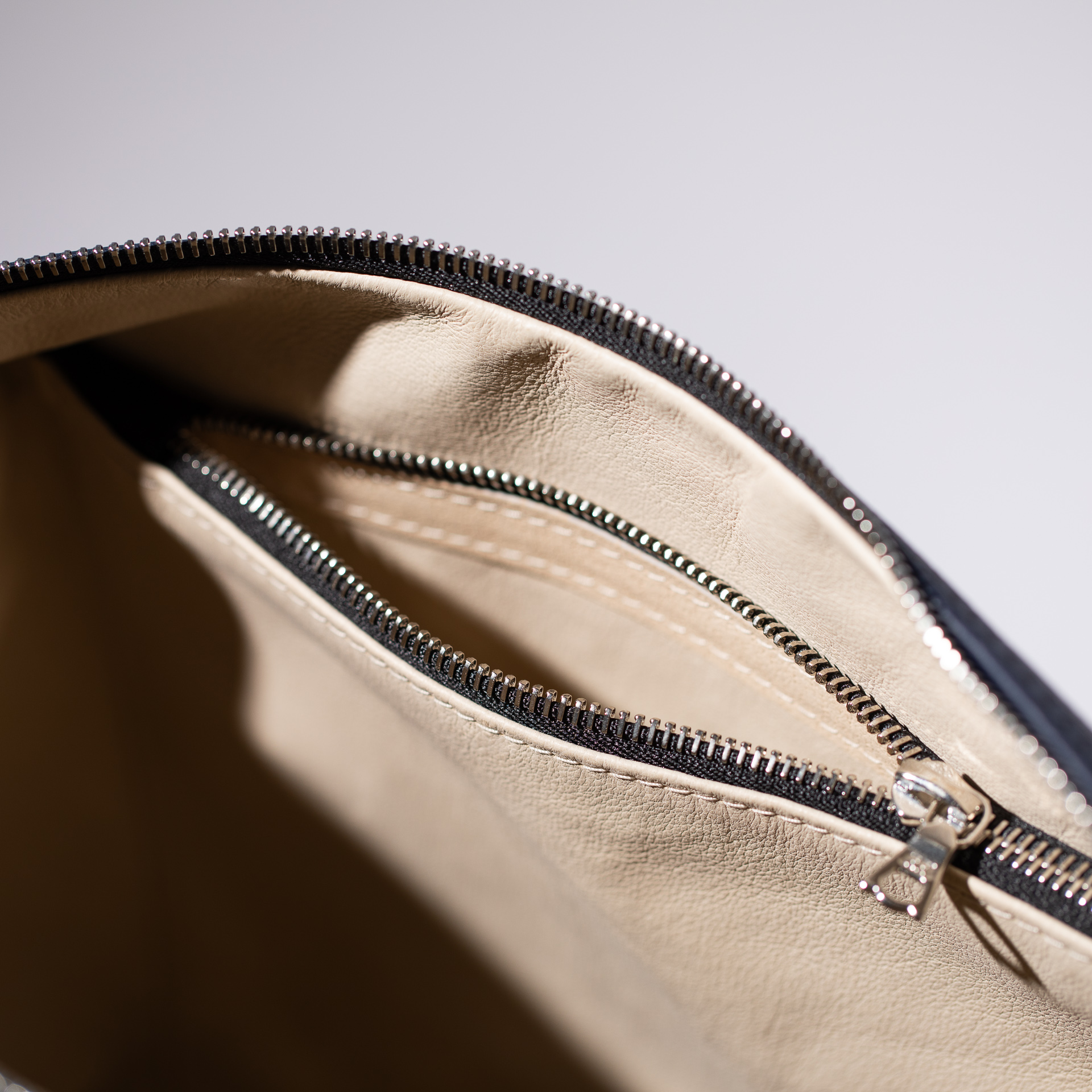 Umhängetasche Dublin M aus Softnappa