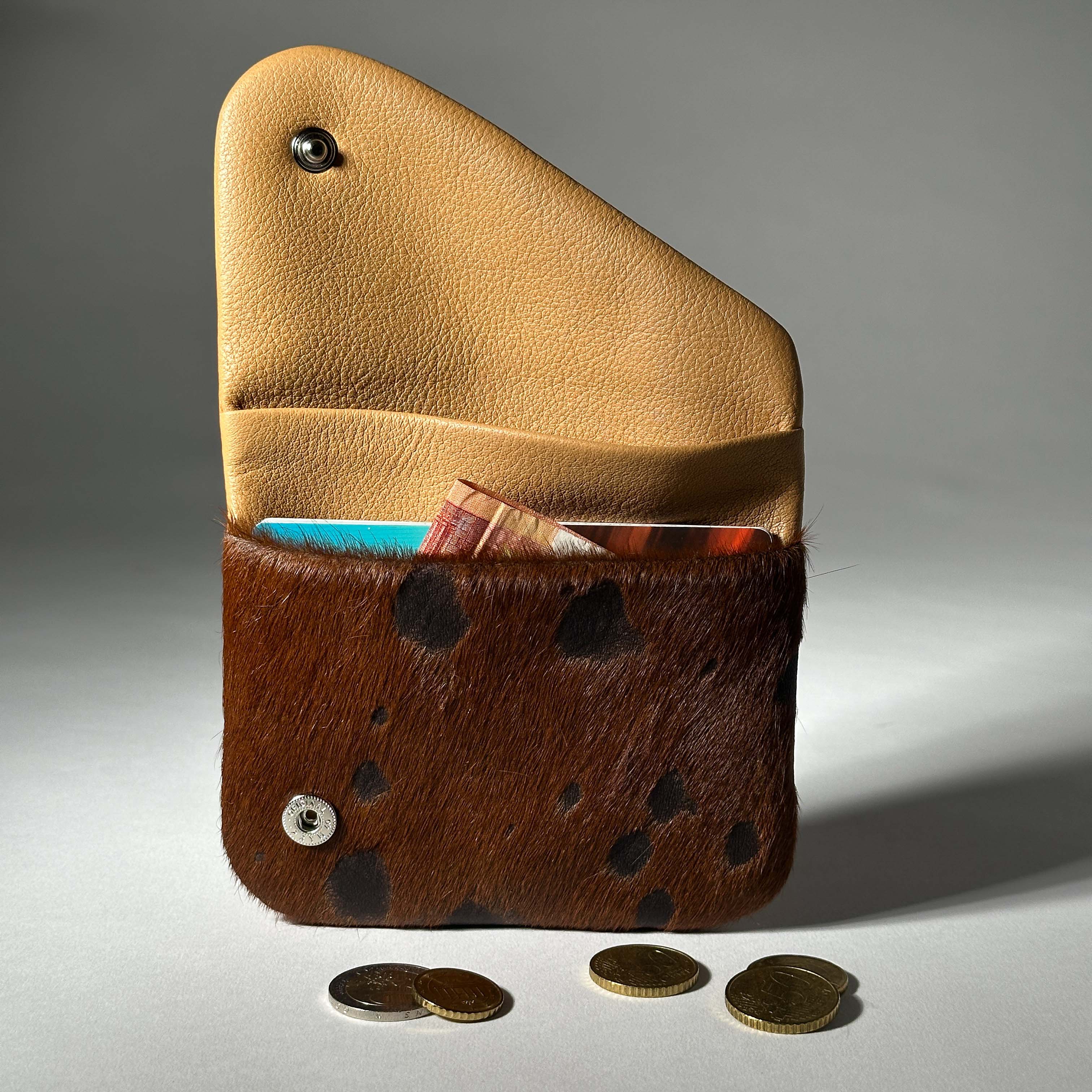 Pago L wallet in cowhide