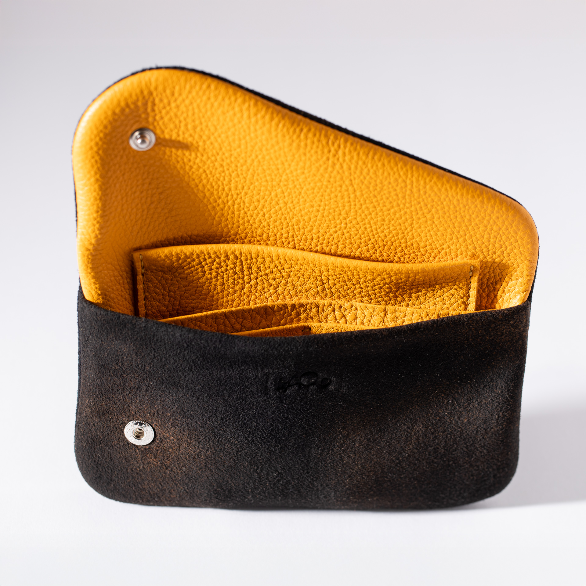 Pago XL wallet made from deerskin
