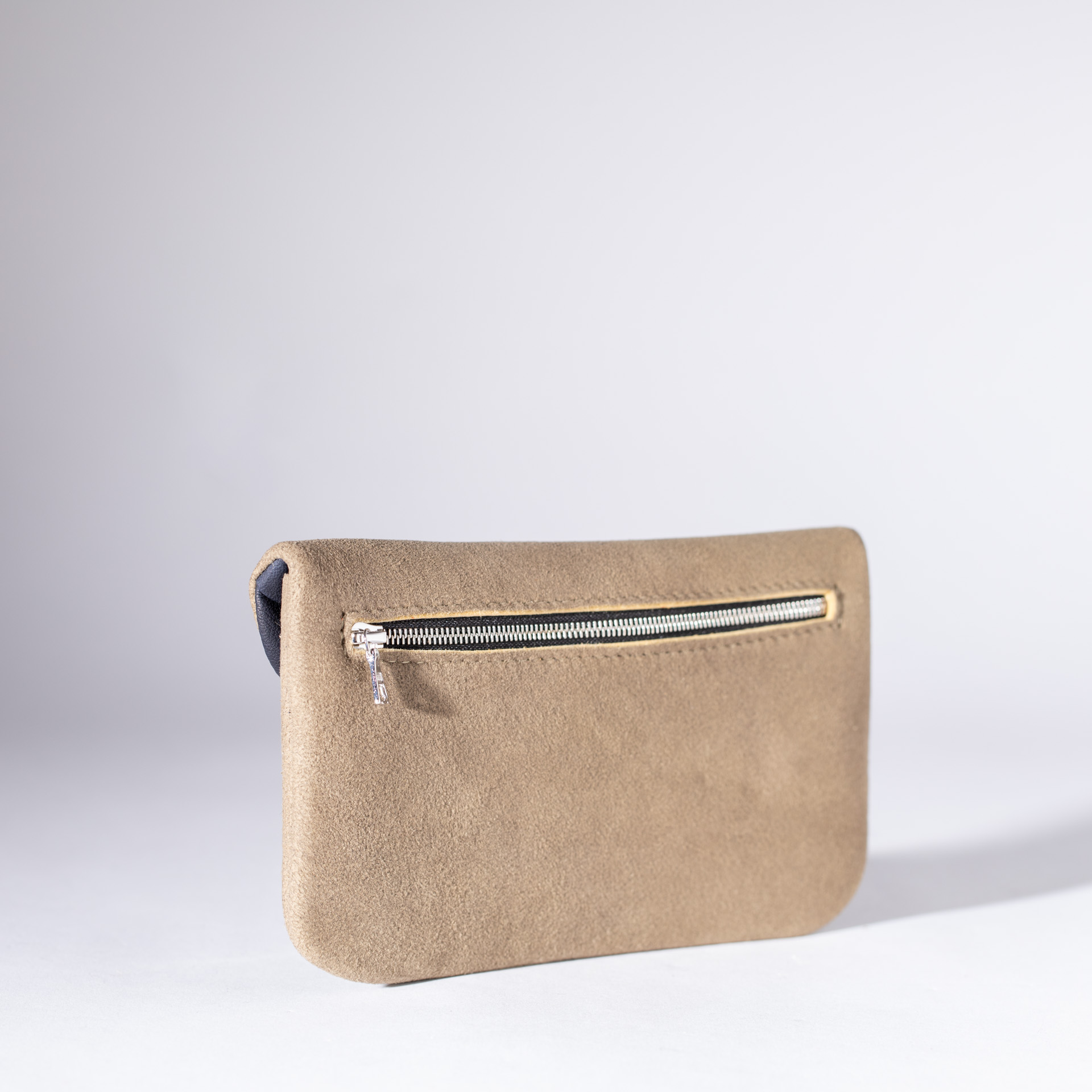 Pago XL wallet made from deerskin