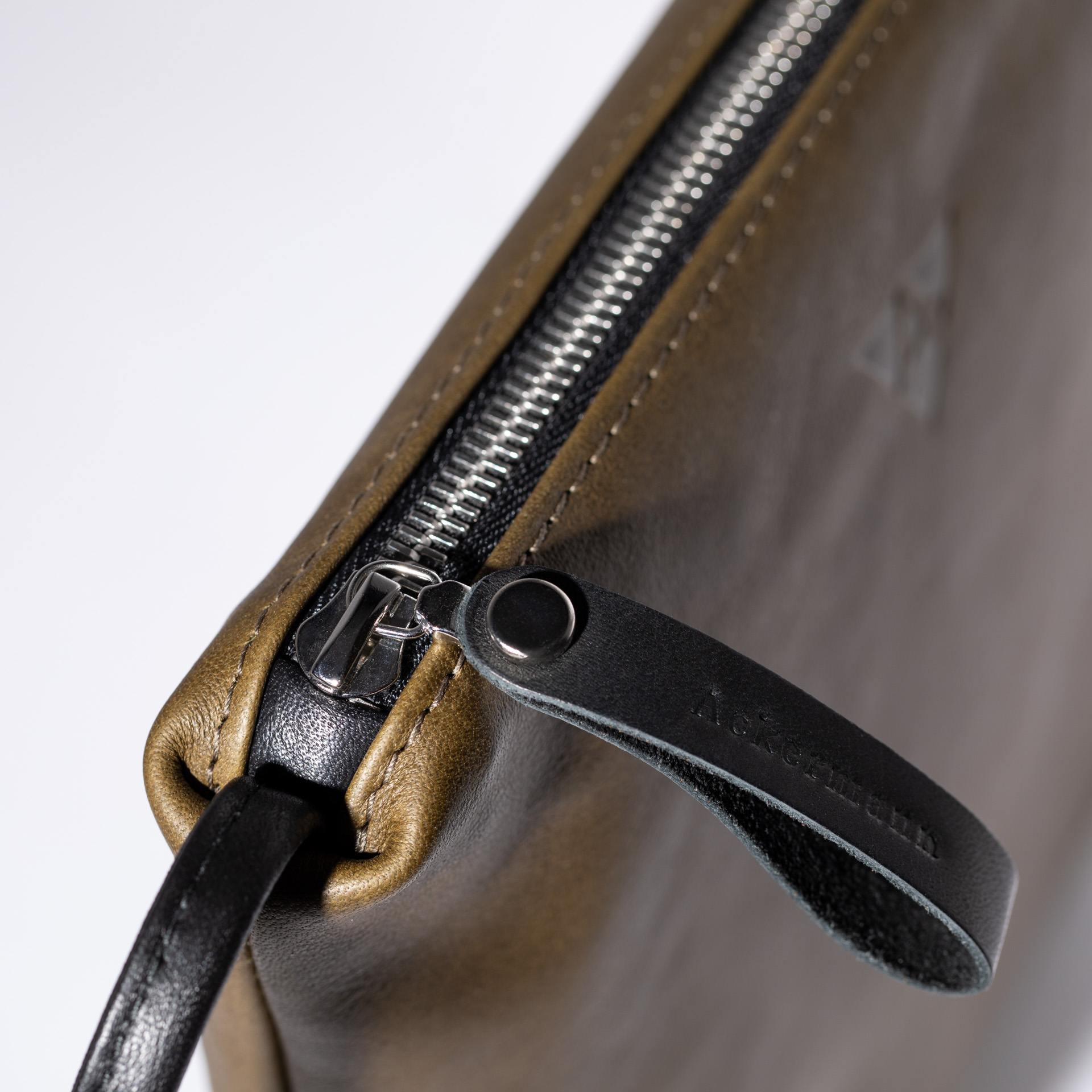 Umhängetasche Sevilla aus Olivenleder