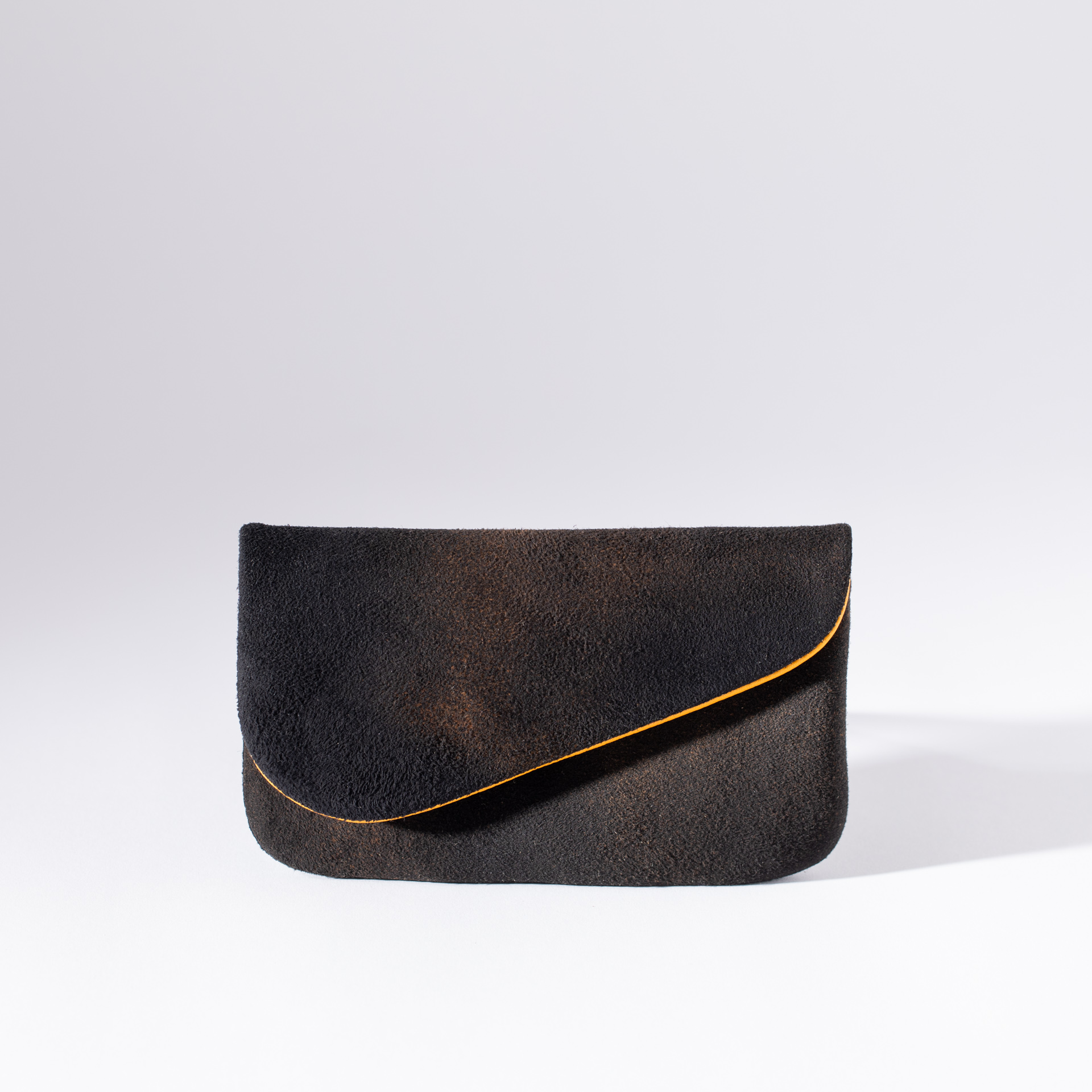 Pago XL wallet made from deerskin