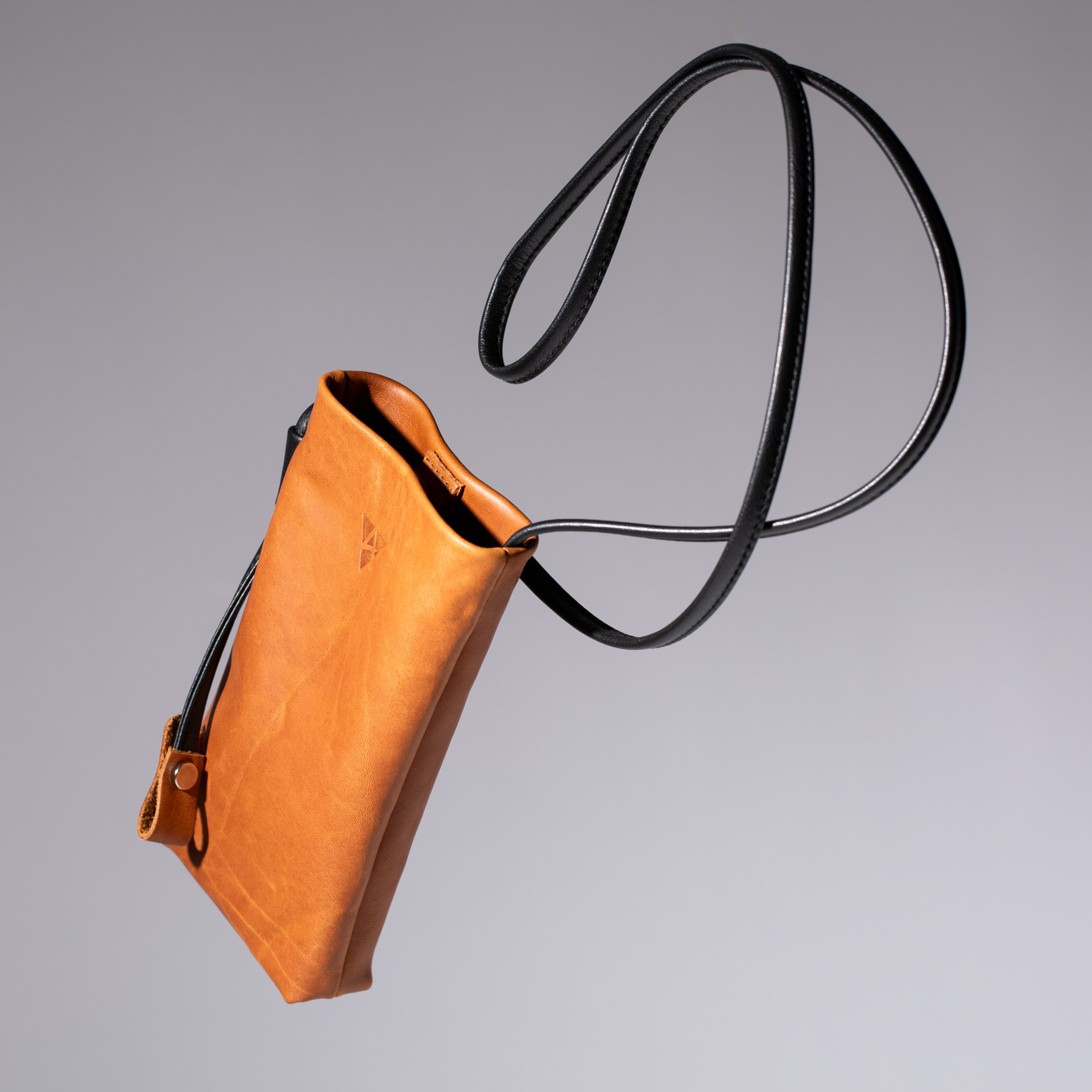 Shoulder bag Davos in olive leather