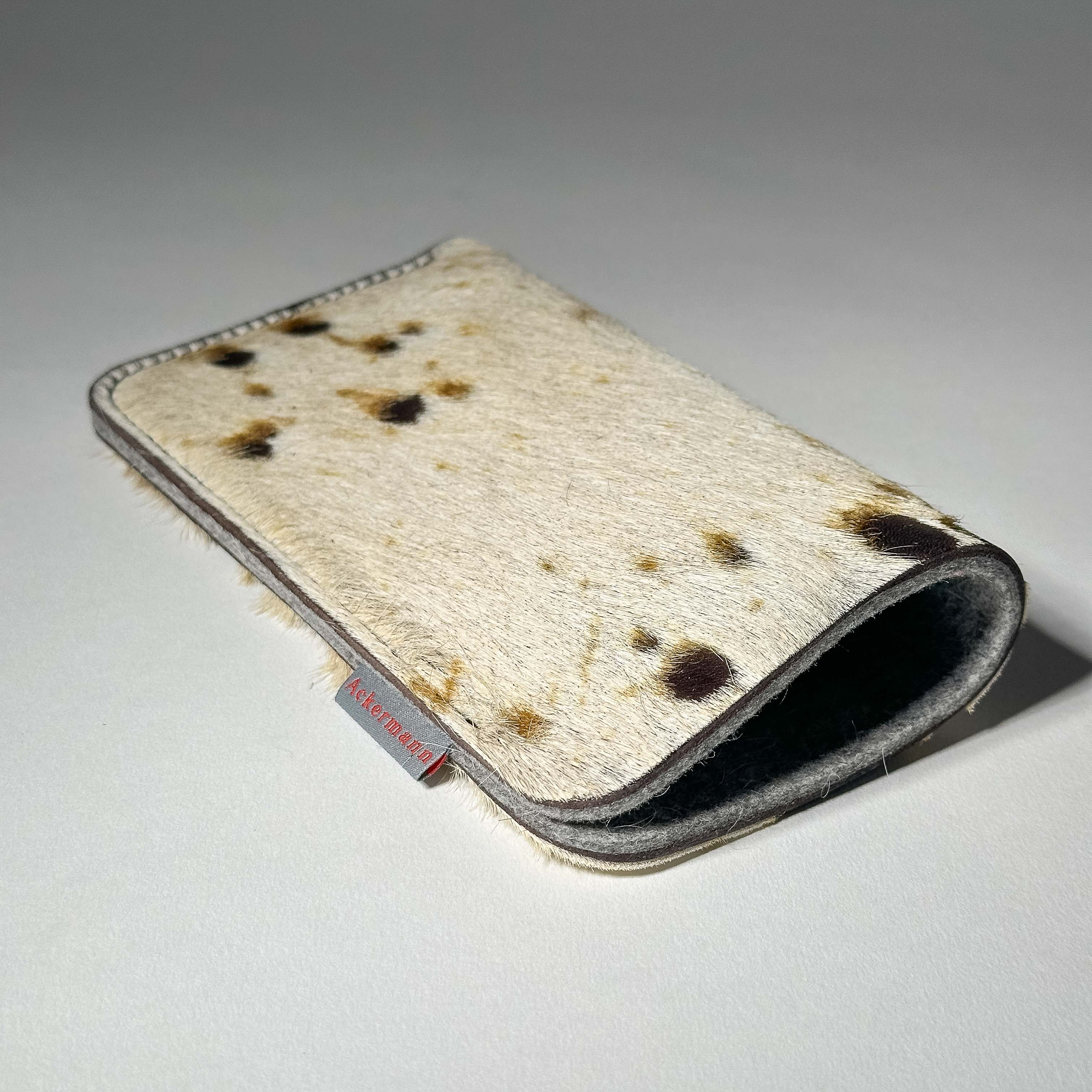 Protect iPhone case made in cowhide